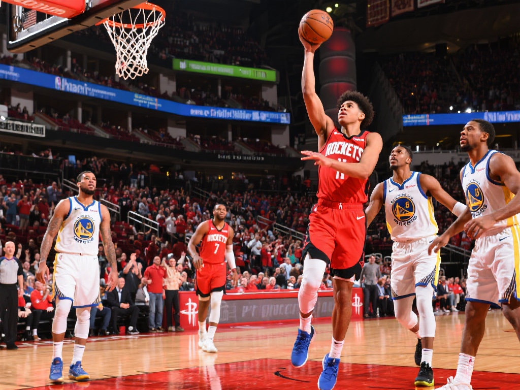 申京准三双引领火箭主场狂胜勇士